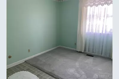 1020 S Elm Street, West Carrollton, OH 45449 - Photo 8