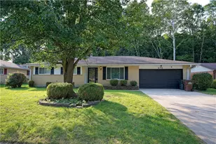 673 Fredricksburg Dr, Harrison Twp, OH 45415 - Photo 2
