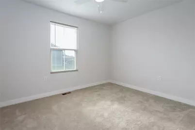 6639 Crystal Harbour Drive, Middletown, OH 45042 - Photo 8