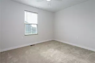6639 Crystal Harbour Dr, Middletown, OH 45042 - Photo 8