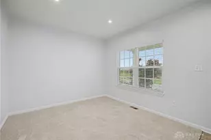 2760 Pebble Stone Trl, Beavercreek Twp, OH 45385 - Photo 6