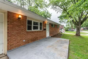 6111 Rosebury Dr, Huber Heights, OH 45424 - Photo 2