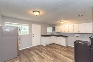 6111 Rosebury Dr, Huber Heights, OH 45424 - Photo 6