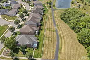 1425 Audubon Ln, Beavercreek Twp, OH 45385 - Photo 2