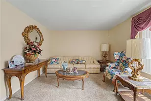7631-7633 Downing St, Butler Twp, OH 45414 - Photo 10