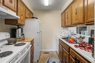 7631-7633 Downing St, Butler Twp, OH 45414 - Photo 16
