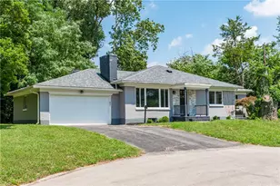 1 Wyngate Dr, Kettering, OH 45429 - Photo 2