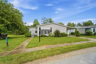 141 S Point Dr, Fairborn, OH 45324 - Photo 4