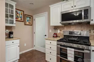 2494 Silver Springs Ct, Beavercreek, OH 45431 - Photo 8