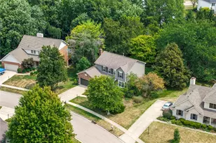 1176 Pickett Ridge Ct, Beavercreek, OH 45434 - Photo 4