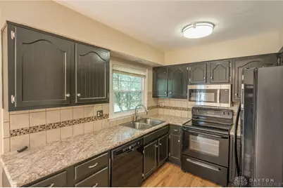 402 Gwinnett Commons, Washington Twp, OH 45459 - Photo 10