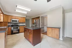 6810 Casa Grande Ct, Huber Heights, OH 45424 - Photo 10