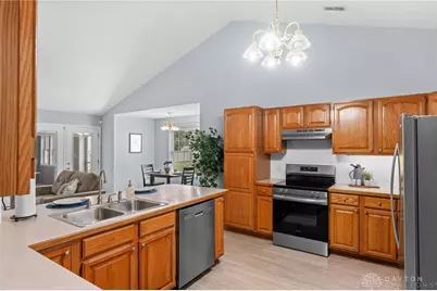 498 Kathys Way, Xenia, OH 45385 - Photo 12