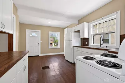 125 E Siebenthaler Avenue, Dayton, OH 45405 - Photo 18