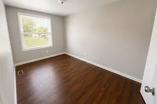 11649 Pippin Rd, Colerain Township, OH 45231 - Photo 12
