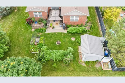 2490 Meadowpoint Drive, Troy, OH 45373 - Photo 12