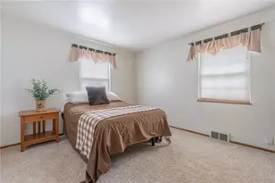 216 S Pelham Dr, Kettering, OH 45429 - Photo 14