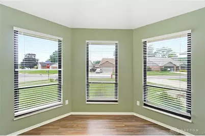 8953 Emeraldgate Drive, Huber Heights, OH 45424 - Photo 12