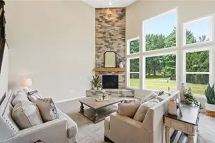 715 Harvest Ln, Washington Twp, OH 45458 - Photo 6