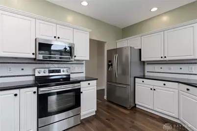 7847 Kings Ridge Circle, Fairborn, OH 45324 - Photo 26