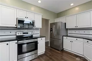 7847 Kings Ridge Cir, Fairborn, OH 45324 - Photo 26