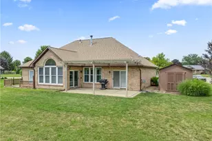 7847 Kings Ridge Cir, Fairborn, OH 45324 - Photo 42