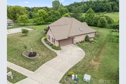 7847 Kings Ridge Circle, Fairborn, OH 45324 - Photo 4