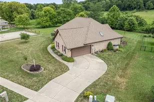 7847 Kings Ridge Cir, Fairborn, OH 45324 - Photo 4