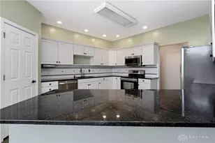 7847 Kings Ridge Cir, Fairborn, OH 45324 - Photo 22