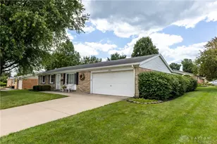 1004 Bristol Dr, Vandalia, OH 45377 - Photo 2