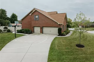 8 Wilderness Cove, Brookville, OH 45309 - Photo 4