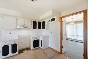 2043 Carriage Hall Ct, Miami Township, OH 45459 - Photo 20