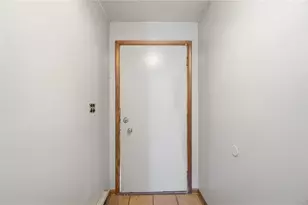 2043 Carriage Hall Ct, Miami Township, OH 45459 - Photo 8