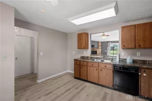 6110 Moss Hill Ct, Huber Heights, OH 45424 - Photo 14