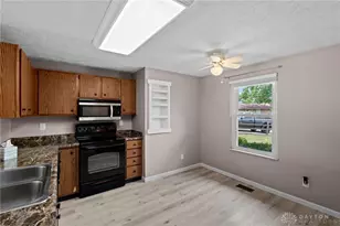 6110 Moss Hill Ct, Huber Heights, OH 45424 - Photo 12