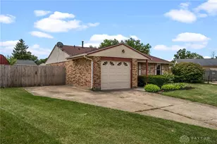 6110 Moss Hill Ct, Huber Heights, OH 45424 - Photo 2