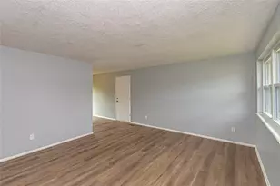 7613 Damascus Dr, Huber Heights, OH 45424 - Photo 2