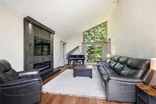 2798 Parakeet Ln, Beavercreek, OH 45434 - Photo 10