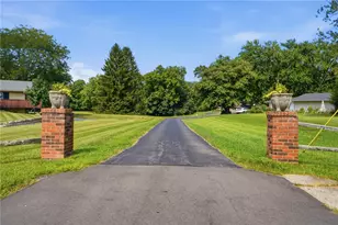 2798 Parakeet Ln, Beavercreek, OH 45434 - Photo 2