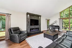 2798 Parakeet Ln, Beavercreek, OH 45434 - Photo 8