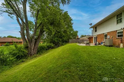 7519 Rustic Woods Drive, Huber Heights, OH 45424 - Photo 34