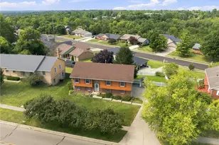 1823 Maue Rd, Miami Township, OH 45342 - Photo 4