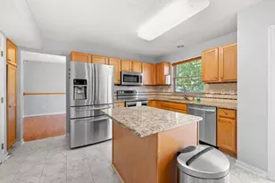 2444 Featherston Ct, Miami Township, OH 45342 - Photo 12