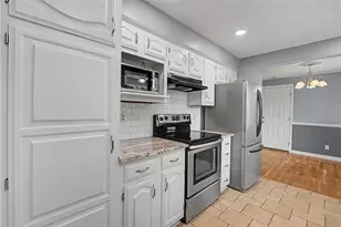 1017 Wenbrook Dr, Kettering, OH 45429 - Photo 14