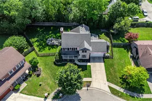 335 Kingsfield Ct, Yellow Springs Vlg, OH 45387 - Photo 2