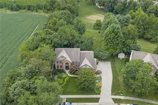 3127 Muzzete Dr, Sugarcreek Twp, OH 45305 - Photo 2