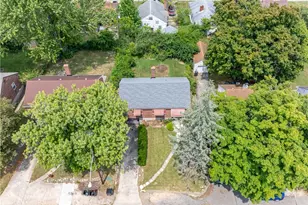 333 Castlewood Ave, Harrison Twp, OH 45405 - Photo 4
