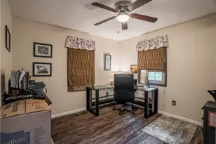 950 Suncrest Dr, Springfield, OH 45503 - Photo 6