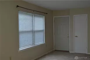 1217 Robbins Run Ct, Washington Twp, OH 45459 - Photo 2