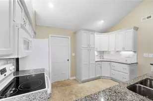 1596 Turnberry Village Dr, Washington Twp, OH 45458 - Photo 18